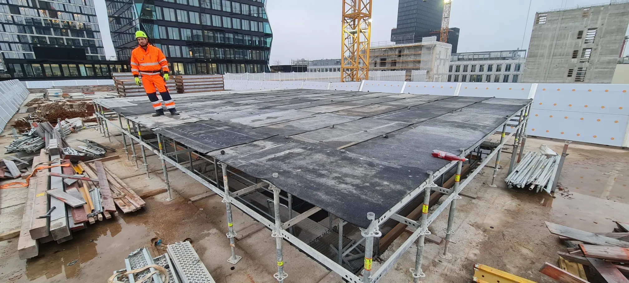 Stavebný projekt s lešením